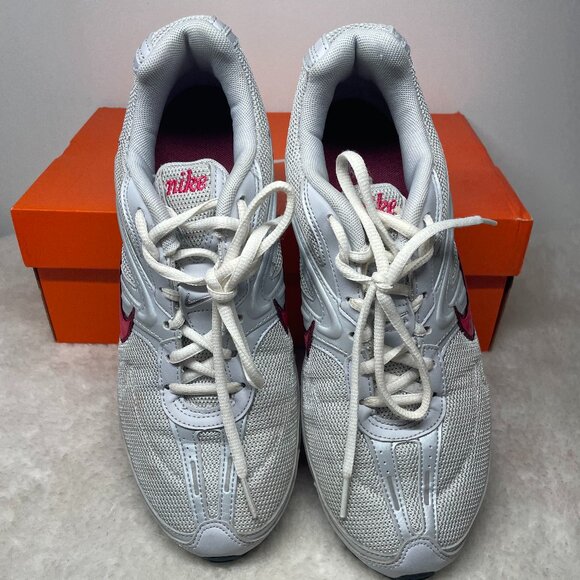 Nike Womwn Shoes Size 9 - Picture 1 of 6